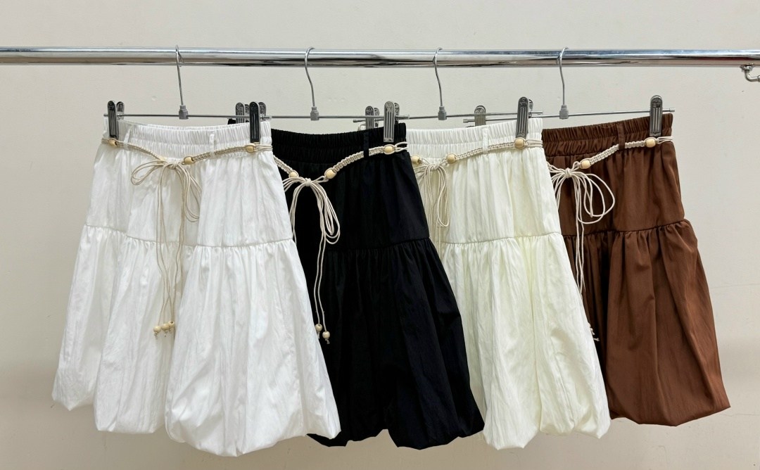 женская повседневная однотонная юбка с рюшами на подоле лето dazy белый,юбка,белые юбки,юбка с оборками,юбка женская белая