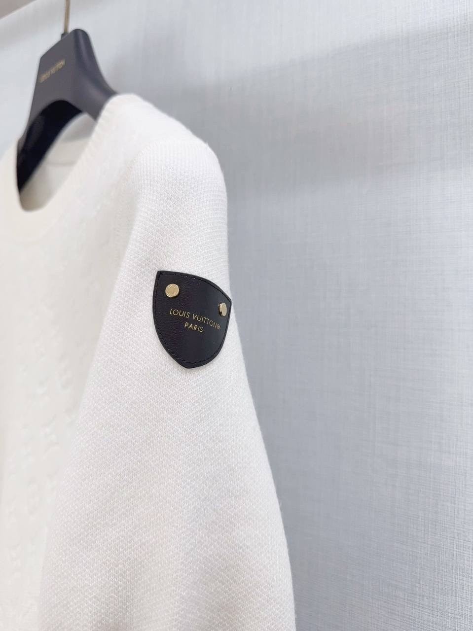 женская кофта,футболки модные,свитера женские,футболки женская,свитер модный