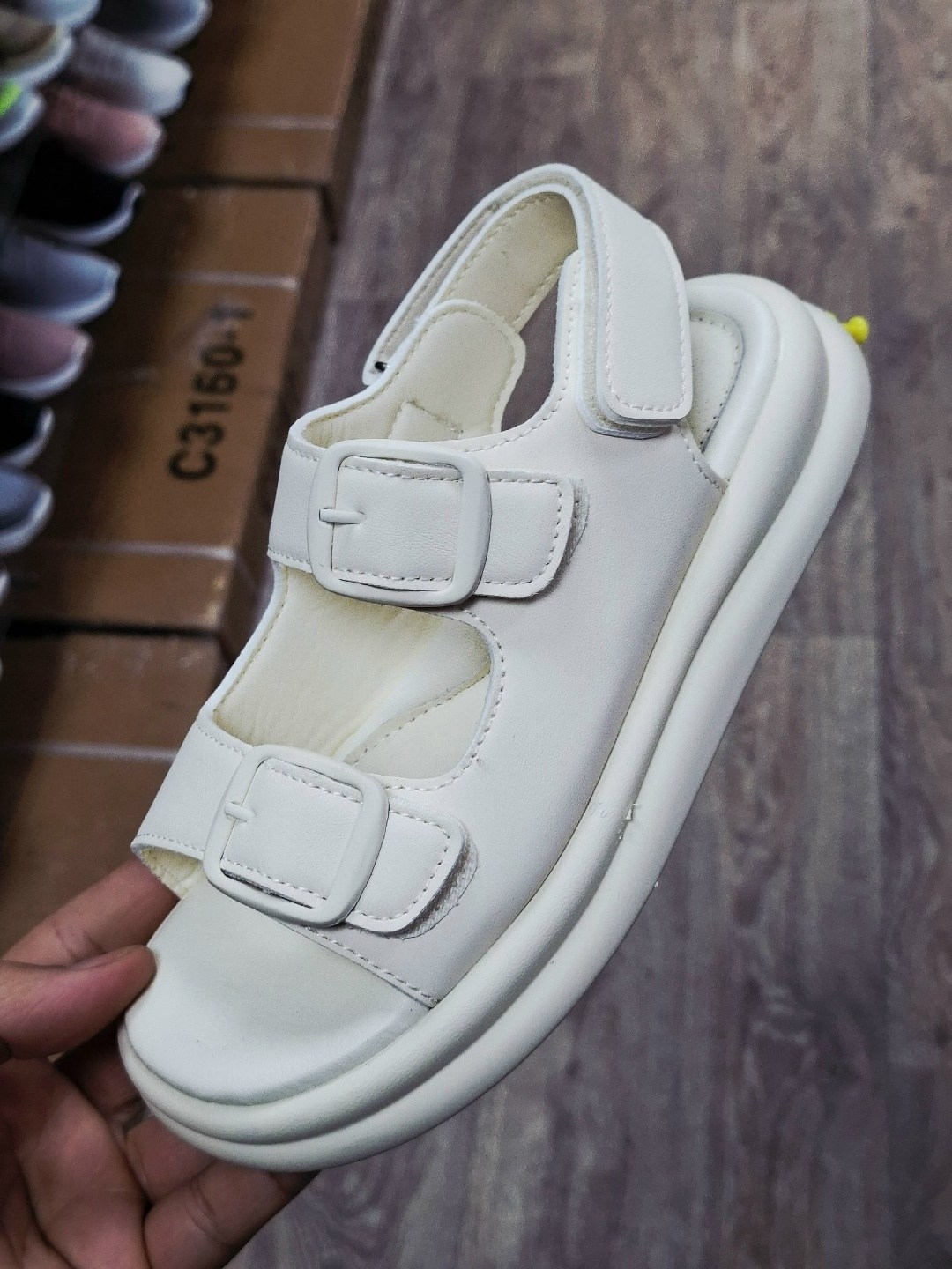 ,сандалии,женские сандалии,сандалии стильные,сандали