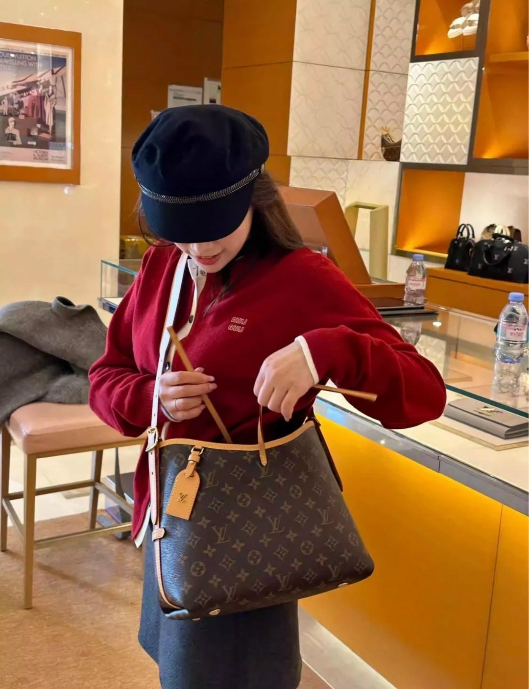 сумка louis vuitton carry all mm коричневая,louis vuitton сумка,брендовые сумочки,louis vuitton bag,женская сумка louis vuitton среднего размера