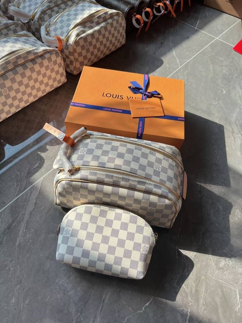 косметичка louis vuitton,луи виттон косметичка,louis vuitton косметичка женская,косметичка,модная сумка