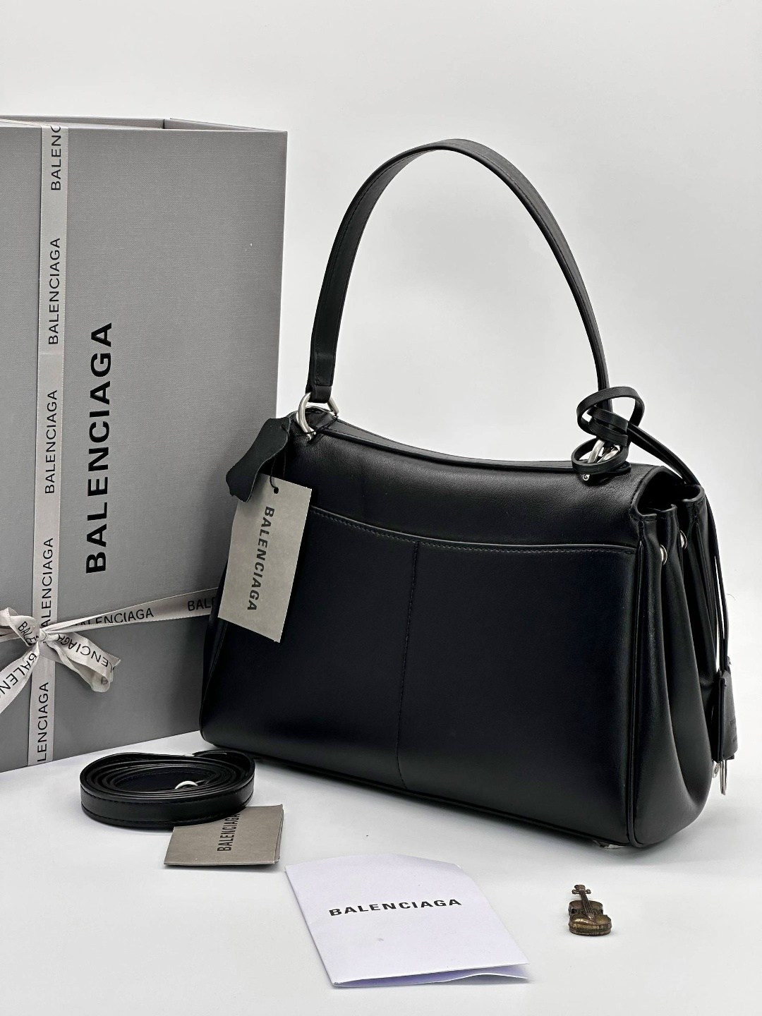 сумка balenciaga,сумка balenciaga rodeo,сумка женская balenciaga,сумка balenciaga натуральная кожа 35-24 см,женская кожаная сумка balenciaga rodeo medium серая