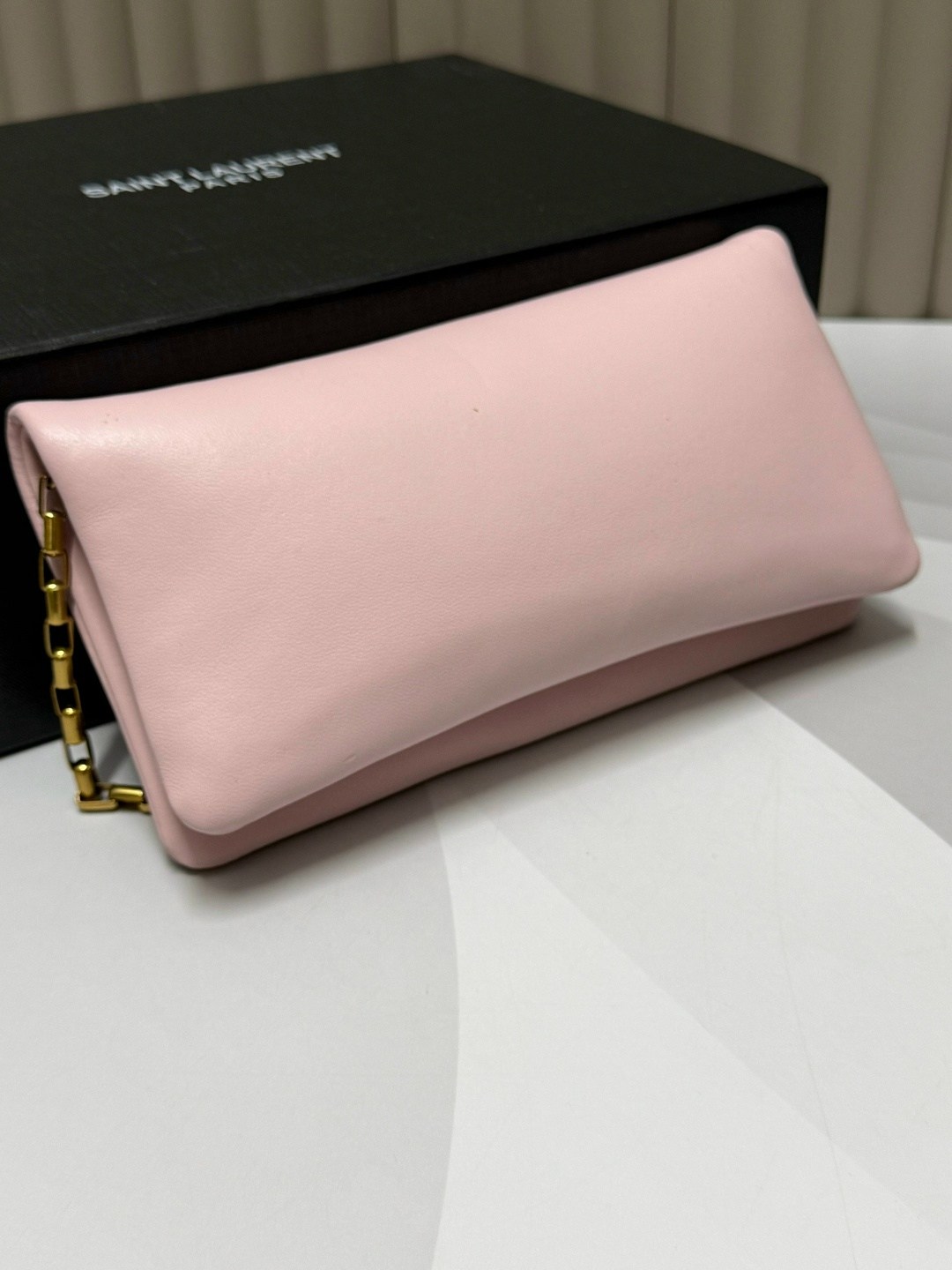 yves saint laurent сумка,женская сумка ysl,сумка ив сен лоран kate,кожаная черная сумка yves saint laurent kate,сумка ив сен лоран