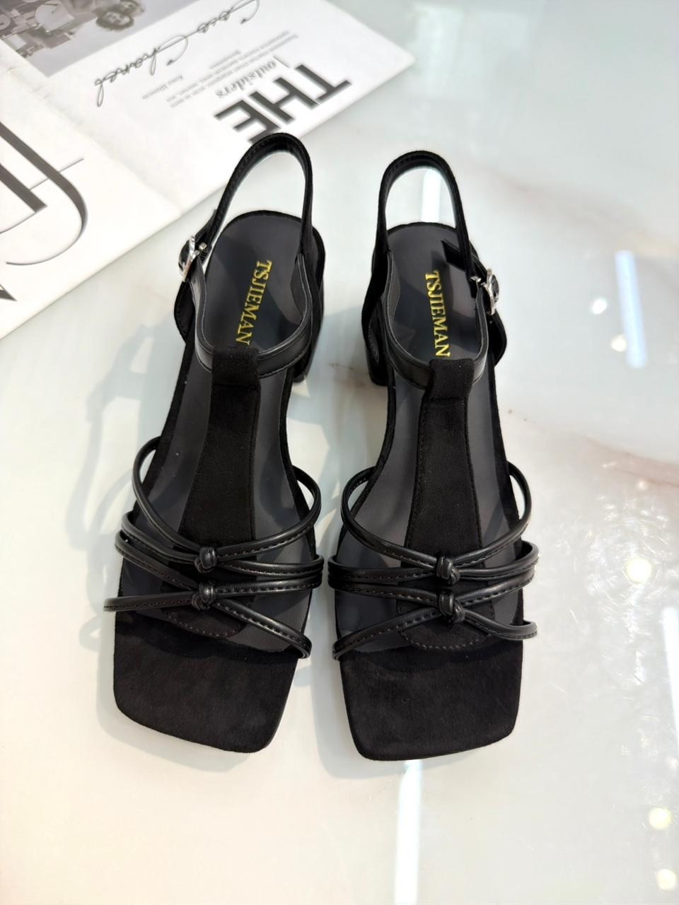 красные босоножки,босоножки на каблуках,босоножки стильные,женские босоножки,сандалии на каблуке