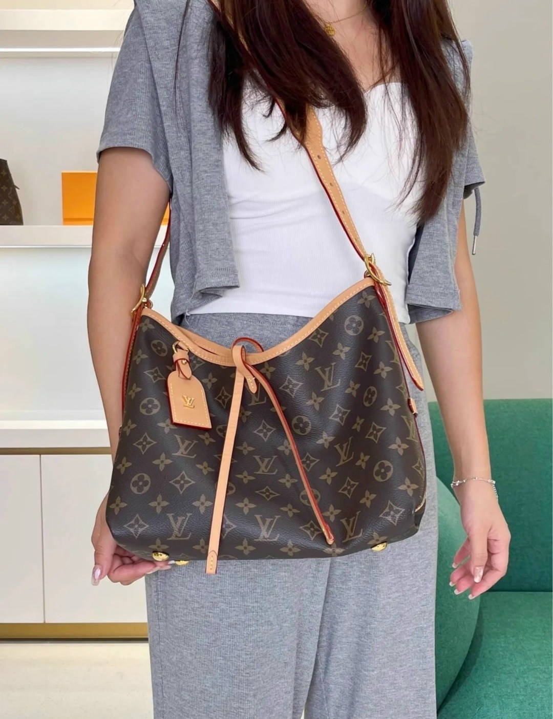 сумка louis vuitton carry all mm коричневая,louis vuitton сумка,брендовые сумочки,louis vuitton bag,женская сумка louis vuitton среднего размера