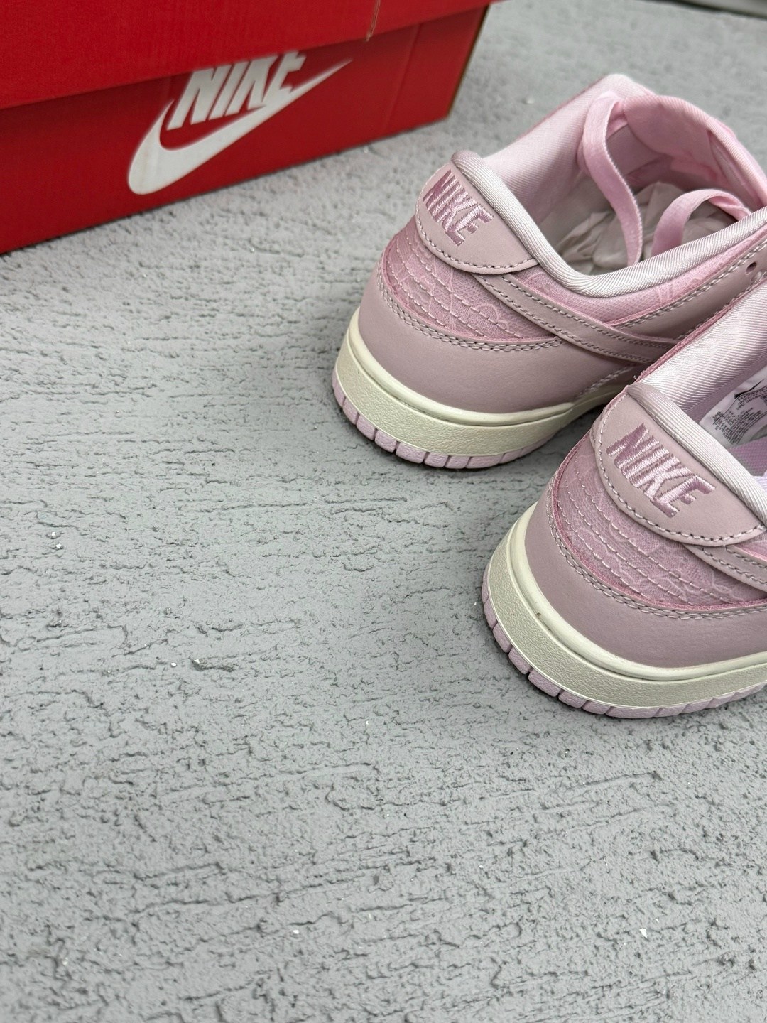 женские кроссовки nike dunk low,nike dunk low lx pink foam w,nike dunk low pink pigeon,кроссовки,nike dunk low pink foam