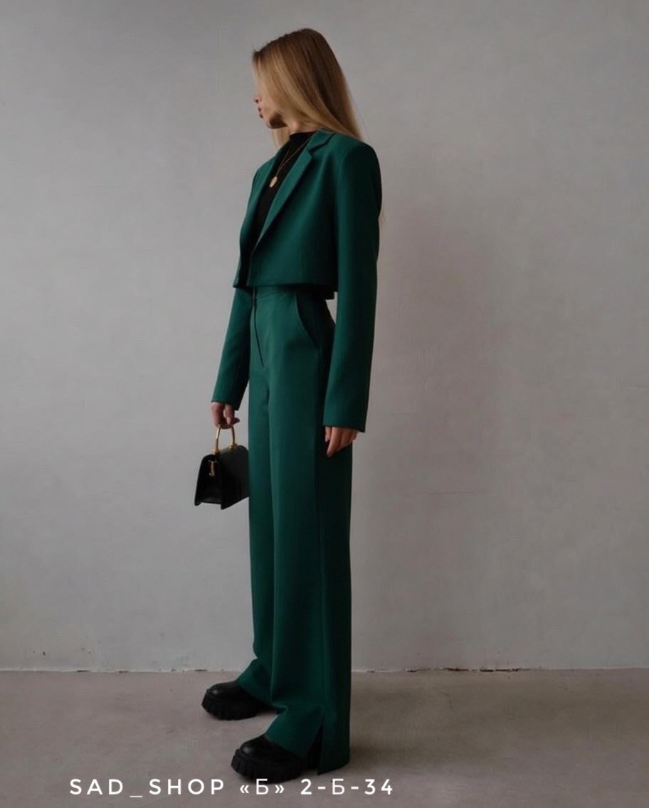 костюм с брюками палаццо,костюм женский брючный,розовый брючный костюм,трендовый брючный костюм,брючный костюм с брюками палаццо и укороченным пиджаком с плечиками