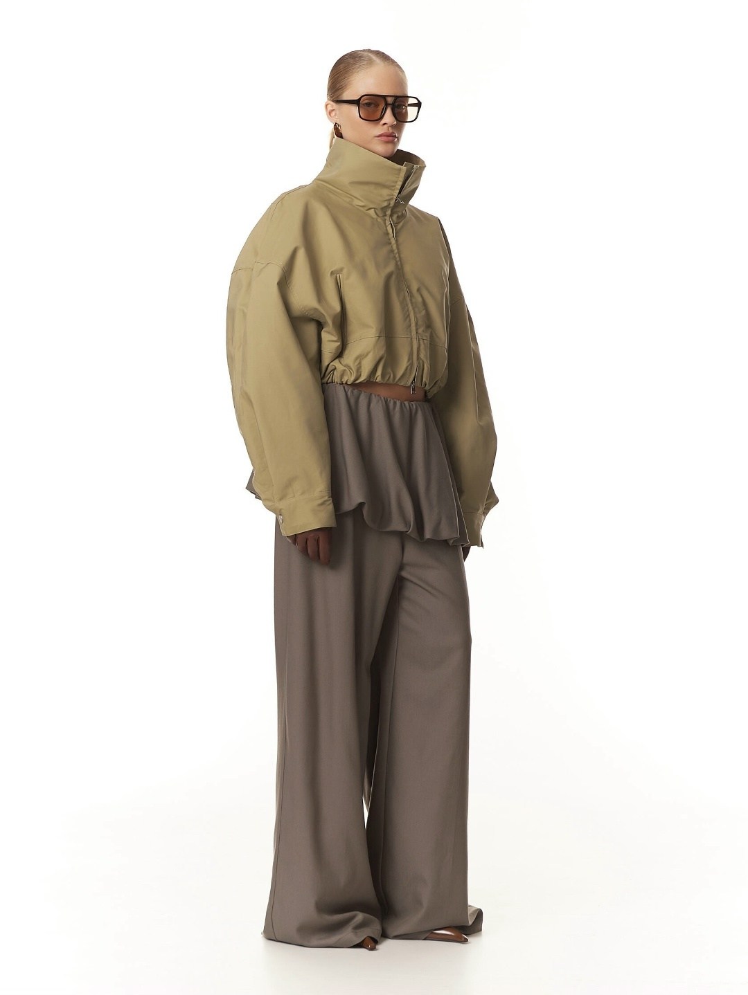 куртка,бомбер бежевый,куртка бомбер,женская куртка,укороченная куртка