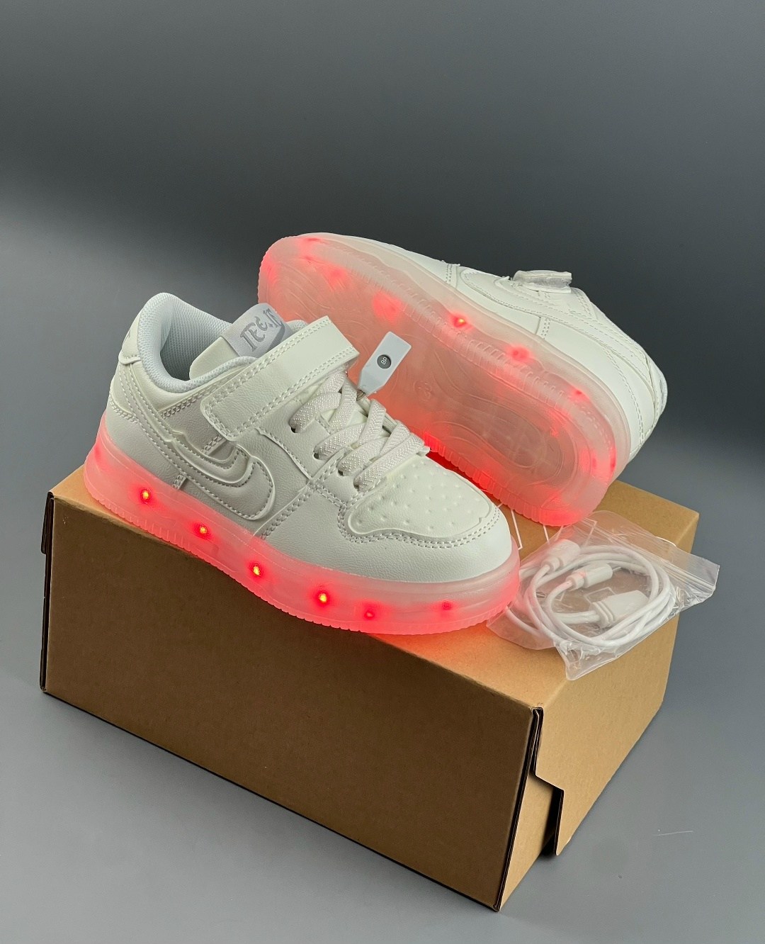 кроссовки светящейся подошвой,кроссовки светящиеся,кроссовки найк со светящейся подошвой,кроссовки детские светящиеся,детские кроссовки с подсветкой