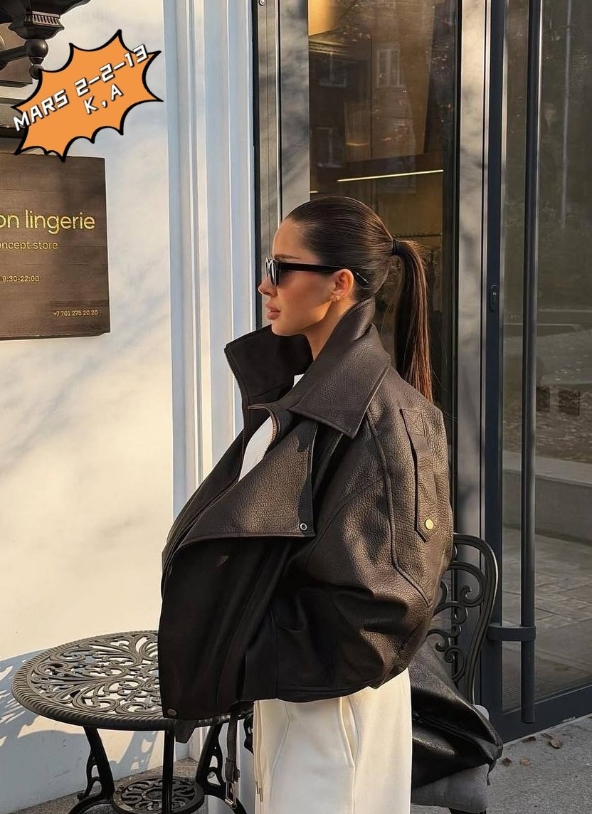 кожаный бомбер демисезонный куртка оверсайз осенний,куртка кожаная,женская кожаная куртка-бомбер,куртка кожаная женская,куртка бомбер кожаная укороченная демисезонная оверсайз