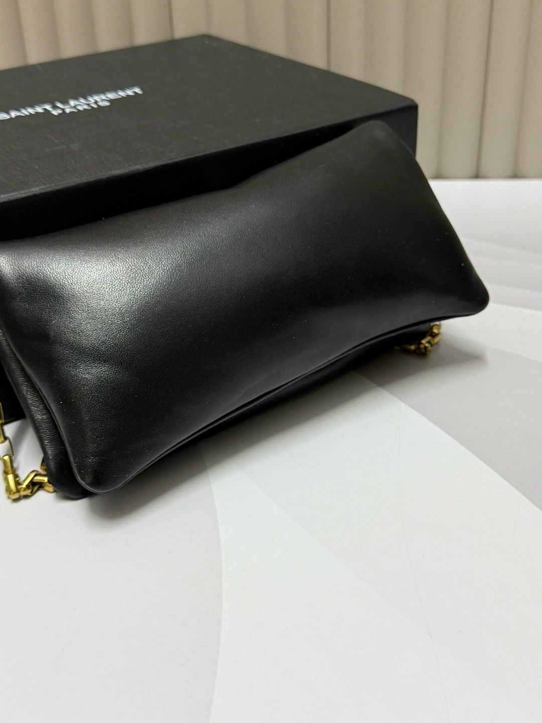 yves saint laurent сумка,женская сумка ysl,сумка ив сен лоран kate,кожаная черная сумка yves saint laurent kate,сумка ив сен лоран