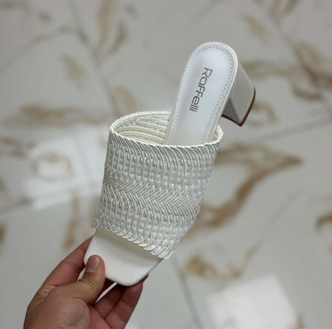 женские босоножки,,босоножки боттега,мюли женские,модные шлепки