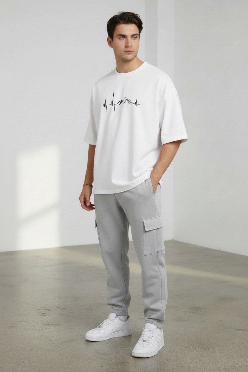 брюки джоггеры,мужская футболка,мужские брюки,спортивные брюки,брюках карго