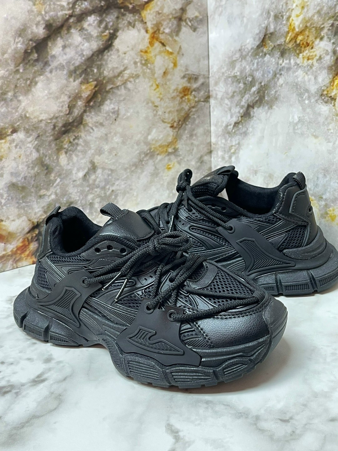 женские кроссовки,массивные кроссовки женские,кроссовки,кроссовки модные,массивные кроссовки