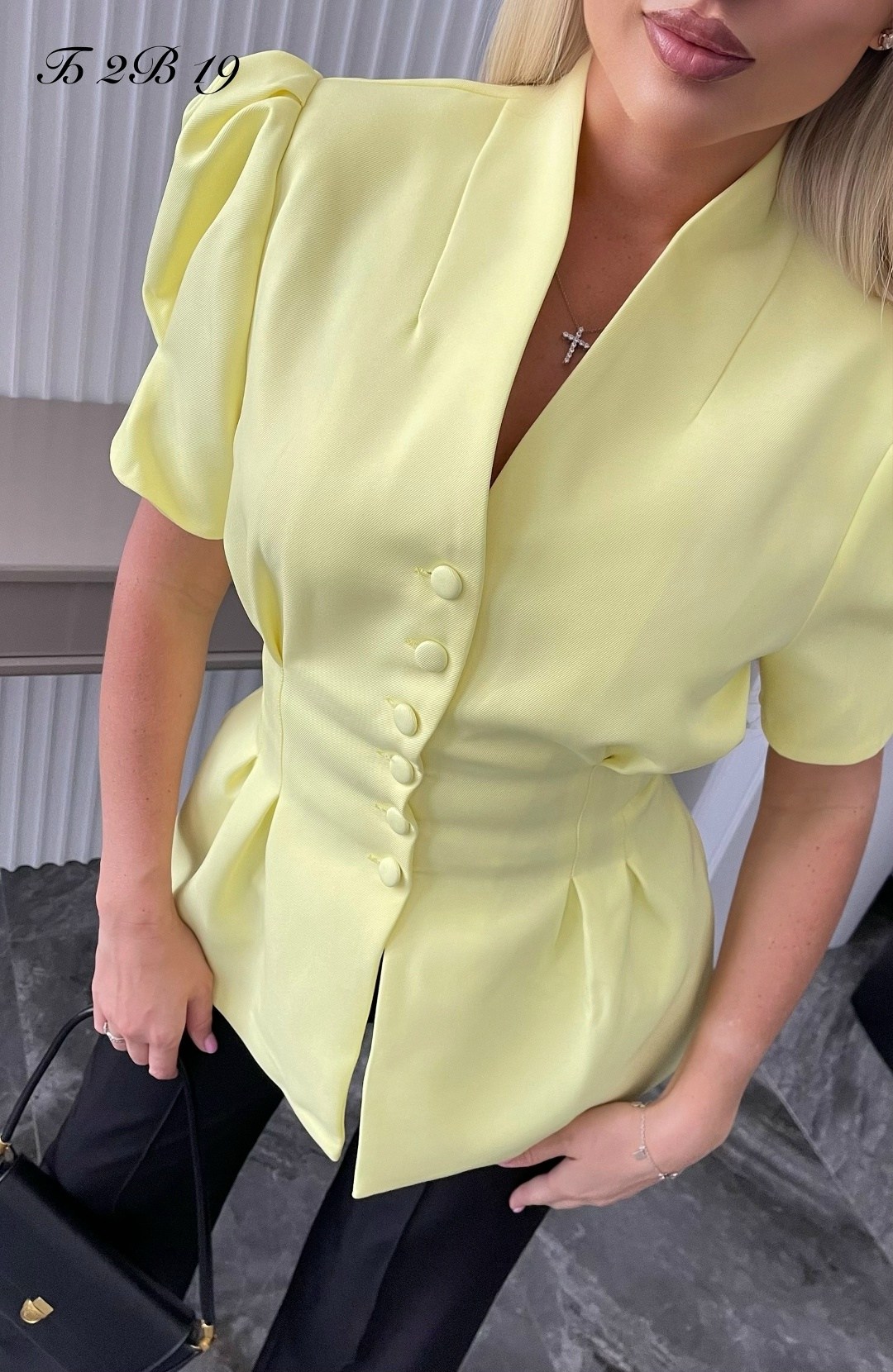 блузка стильная,модные блузы,жакет с баской,женский брючный костюм,блузка женская