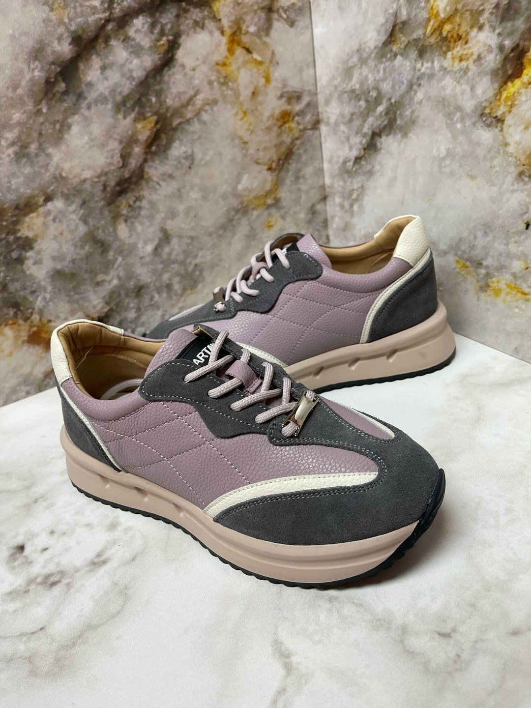 ,женские кроссовки,стильные кроссовки,кроссовки,обуви