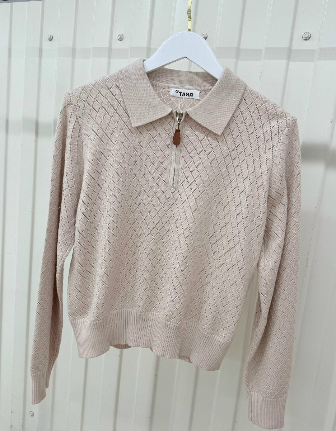 джемпер женский,свитер с воротником,джемпер бежевый,свитер,трикотажный свитер