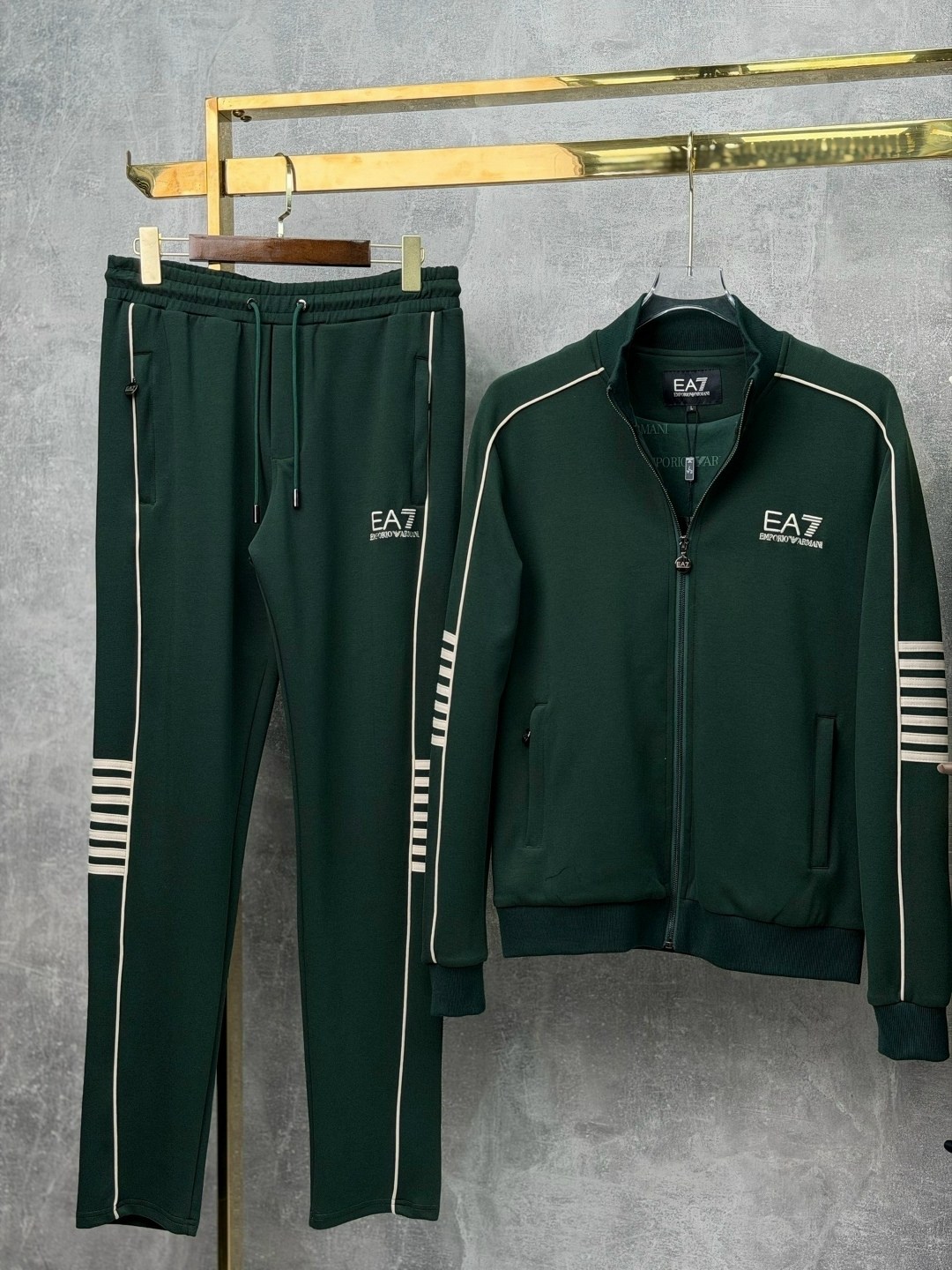 мужской спортивный костюм ea7 emporio armani,спортивный костюм emporio armani ea7,спортивный костюм armani,спортивные костюмы emporio armani,костюм ea7