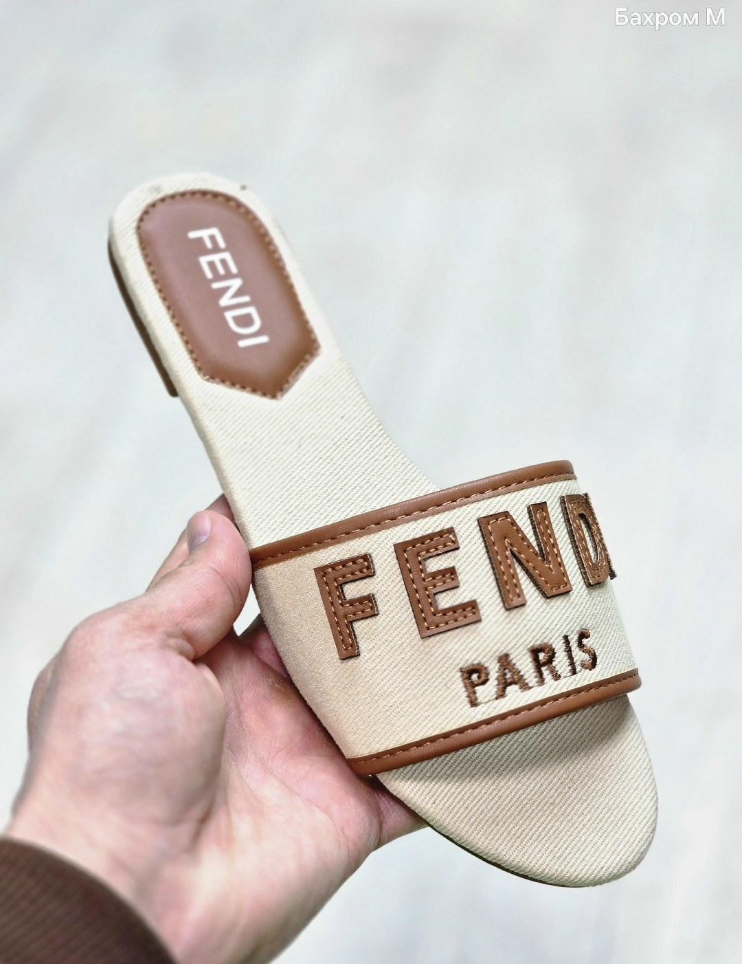 ,женские шлепанцы,шлепанцы шанель женские,брендовые шлепки женские,модные шлепанцы