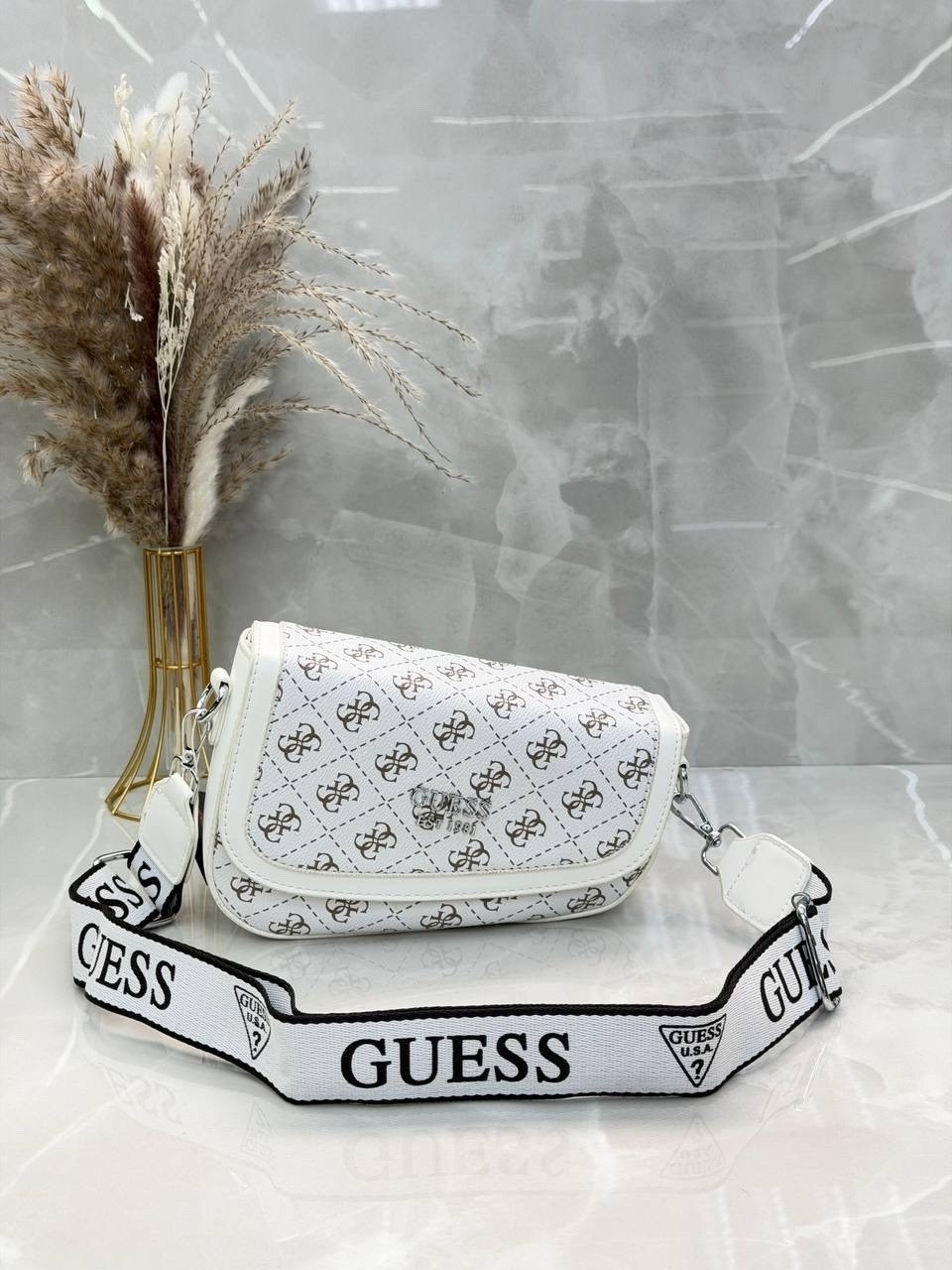 сумка женская guess,guess сумка на плечо,сумка guess,сумка guess женская через плечо,сумка кросс-боди guess