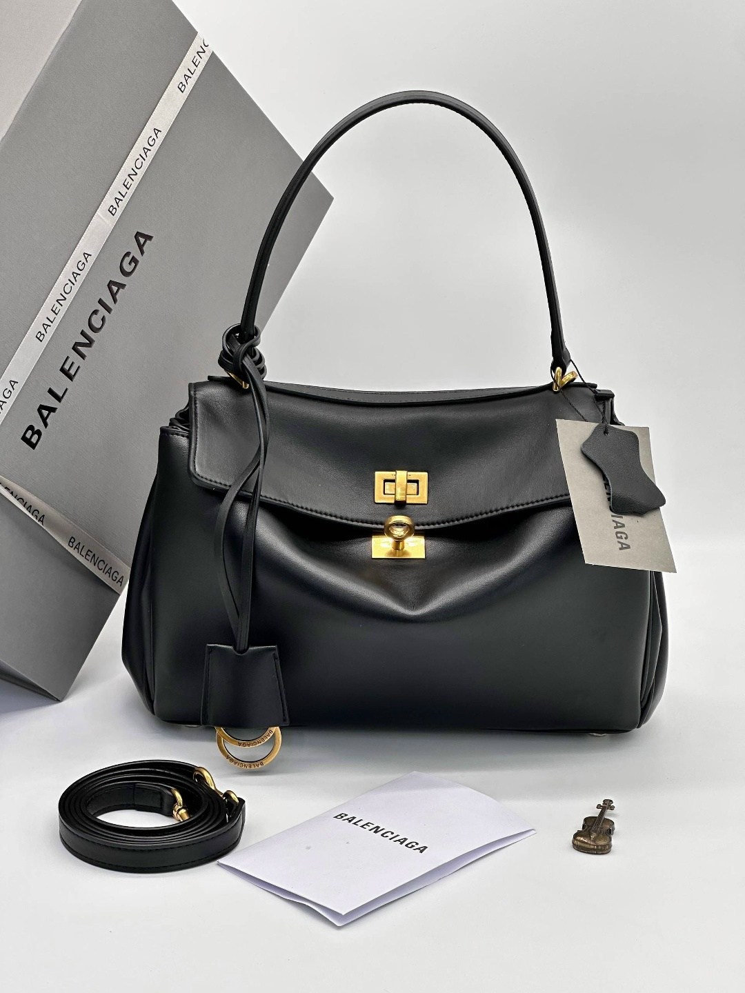 сумка balenciaga,сумка balenciaga rodeo,сумка женская balenciaga,сумка balenciaga натуральная кожа 35-24 см,женская кожаная сумка balenciaga rodeo medium серая