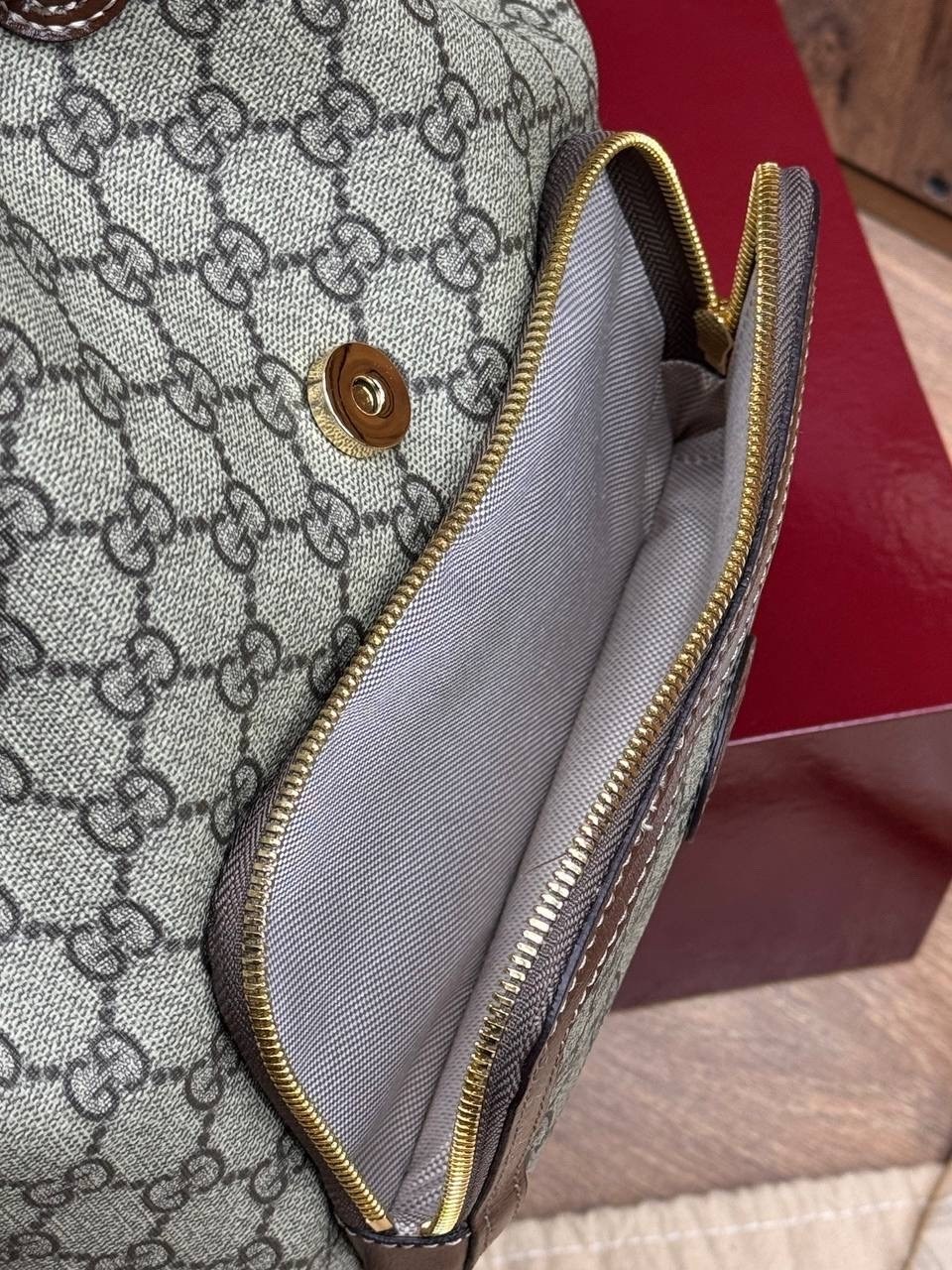 рюкзак gucci a123176 28/26/13 см коричнево-бежевый,рюкзак gucci женский,рюкзак gucci,женский коричневый рюкзак gg retro gucci,кожаный рюкзак гуччи