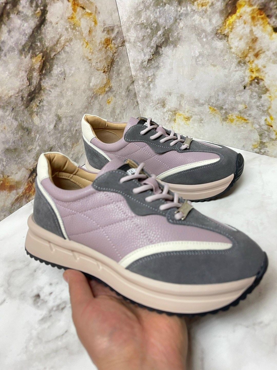 ,женские кроссовки,стильные кроссовки,кроссовки,обуви