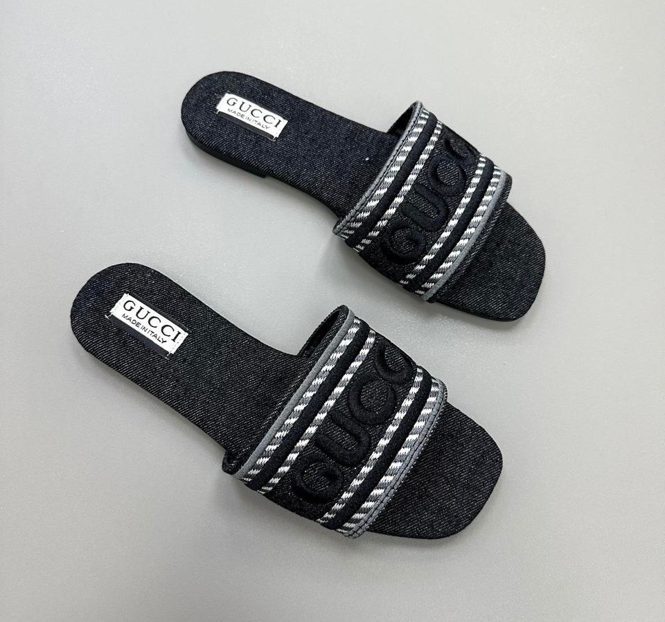 резиновые шлепки гуччи,резиновые шлепки гуччи женские,шлепанцы gucci,шлепанцы женские,тапочки модные