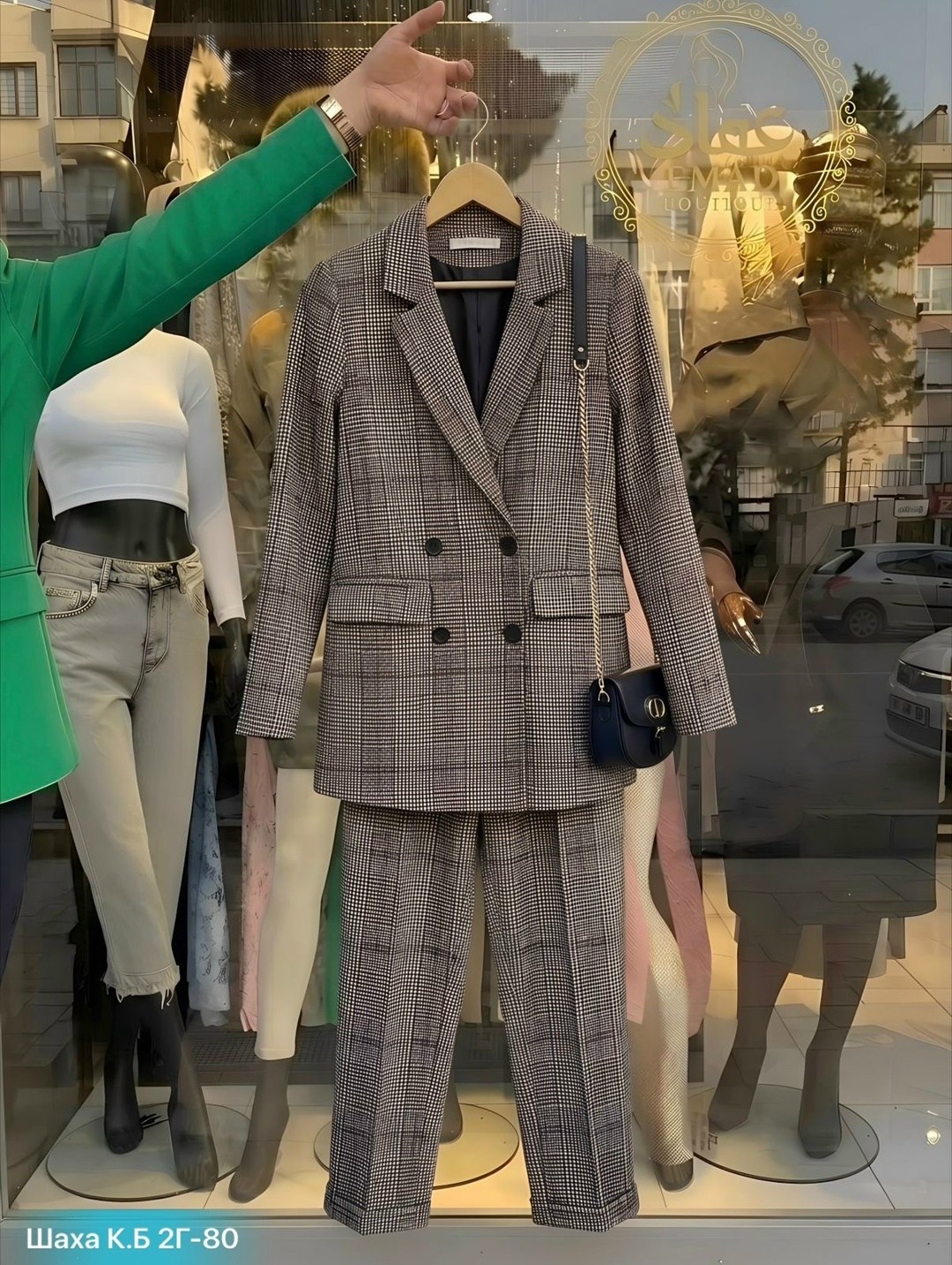 серый брючный костюм в клетку женский,брючный костюм женский,костюм в клетку женский,брючный костюм в клетку,костюм клетка женский брючный