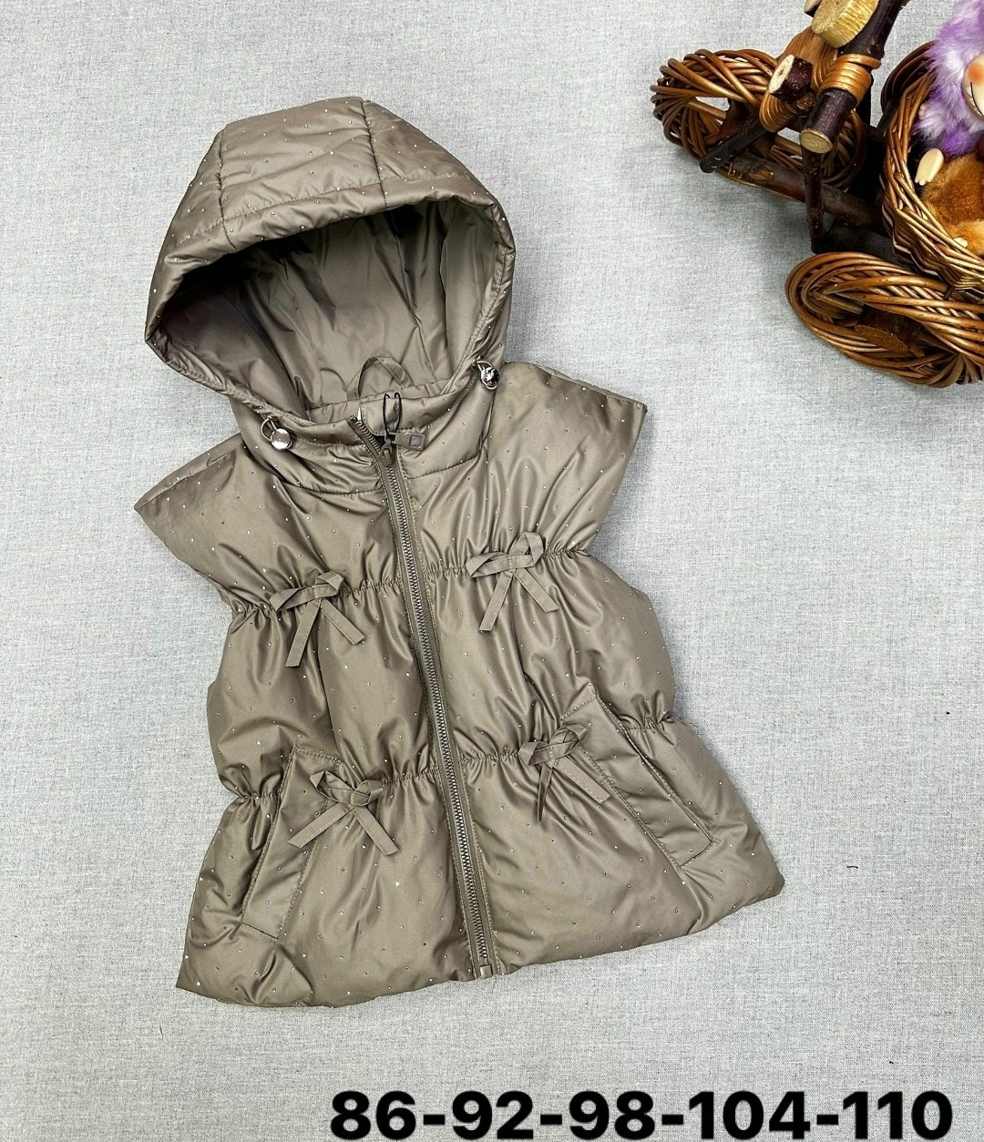 жилет детский,детская жилетка,жилет для девочек,жилет с капюшоном,жилетка демисезонная