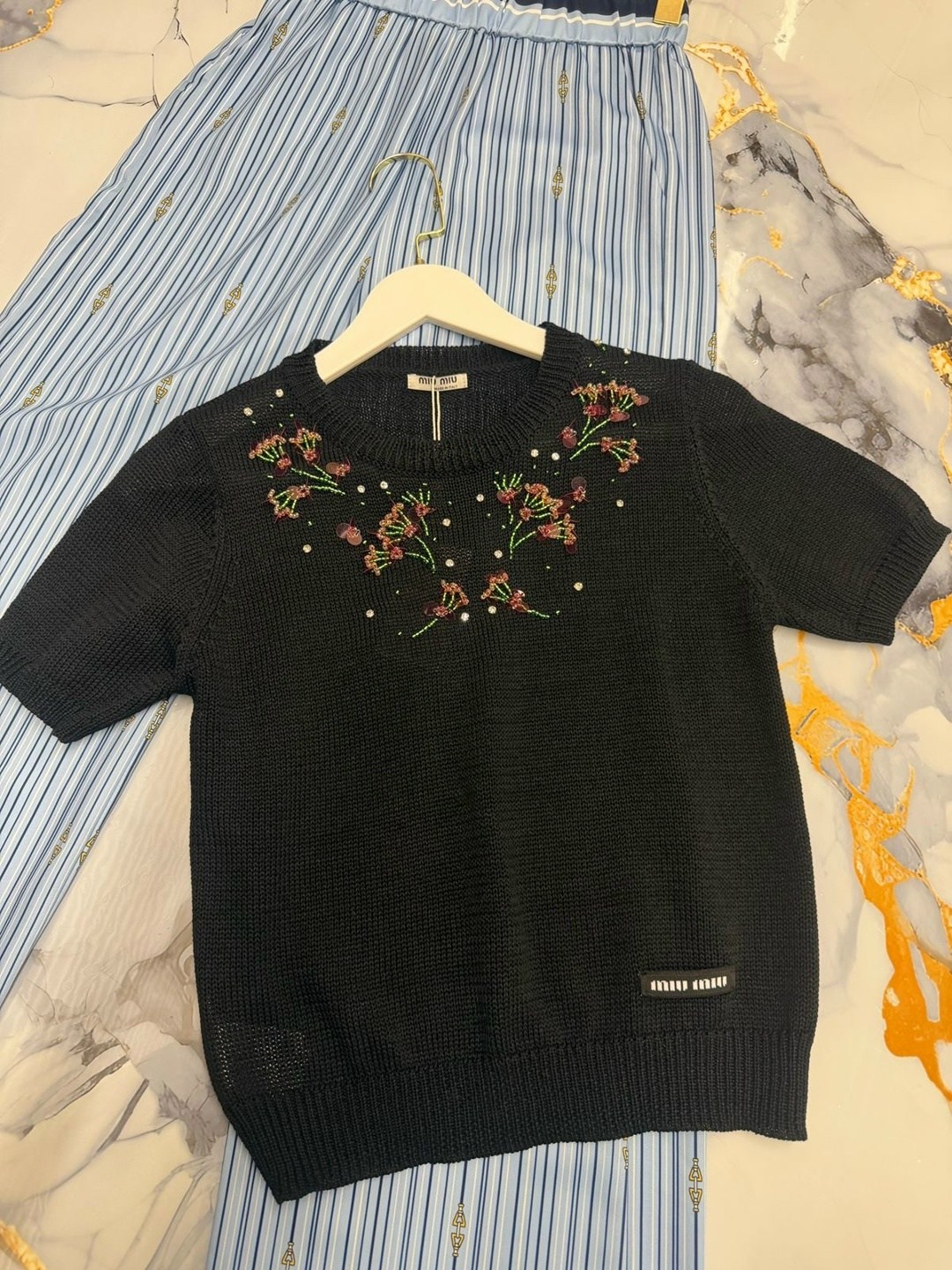 модный джемпер,стильный свитер,блузка вязаная,вязаные свитера,свитер с вышивкой