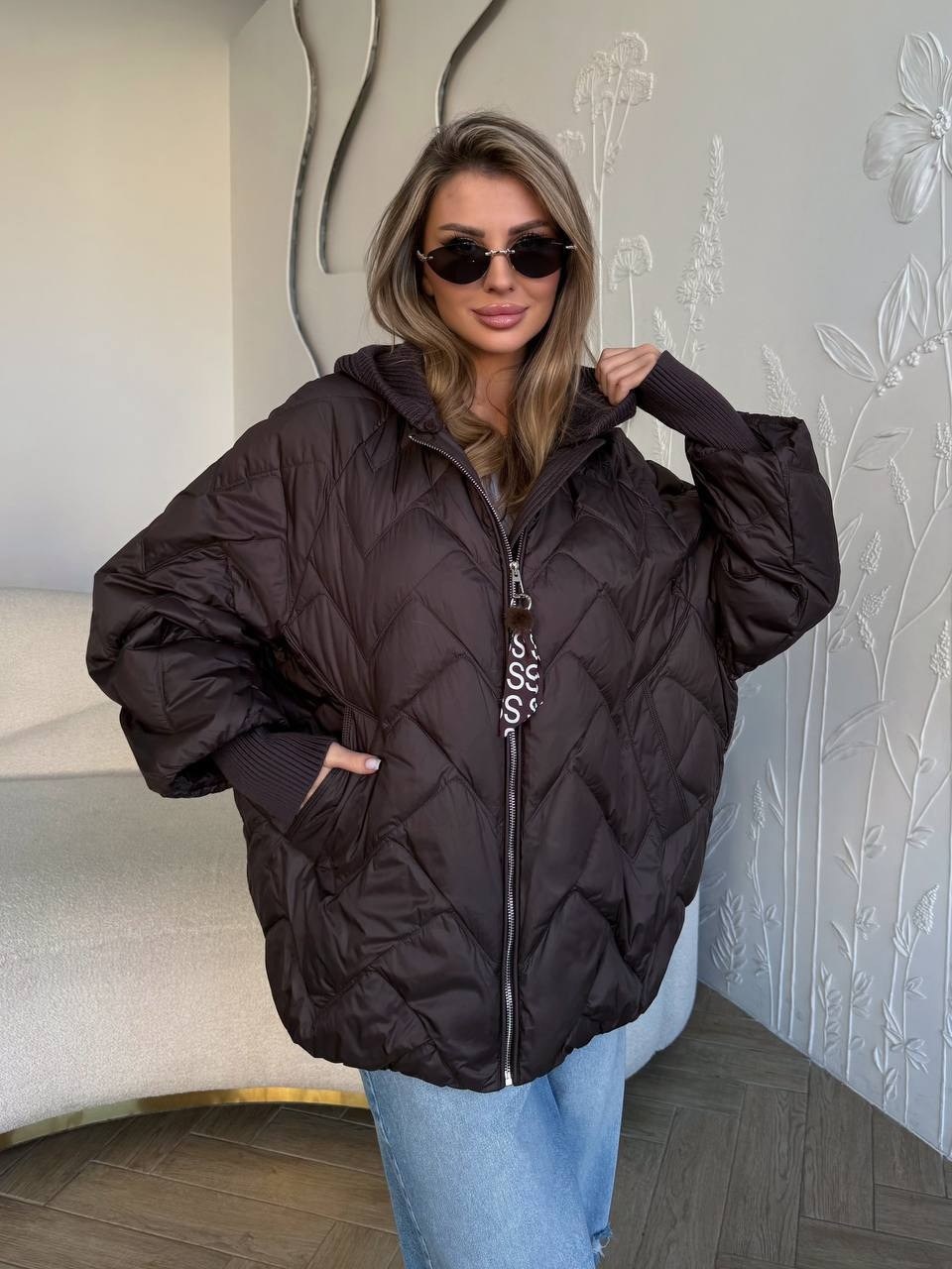 куртка демисезонная с капюшоном oversize okxana utova brand,куртка демисезонная с капюшоном oversize oksana utova brand,куртка оверсайз,стильные куртки,женская куртка оверсайз