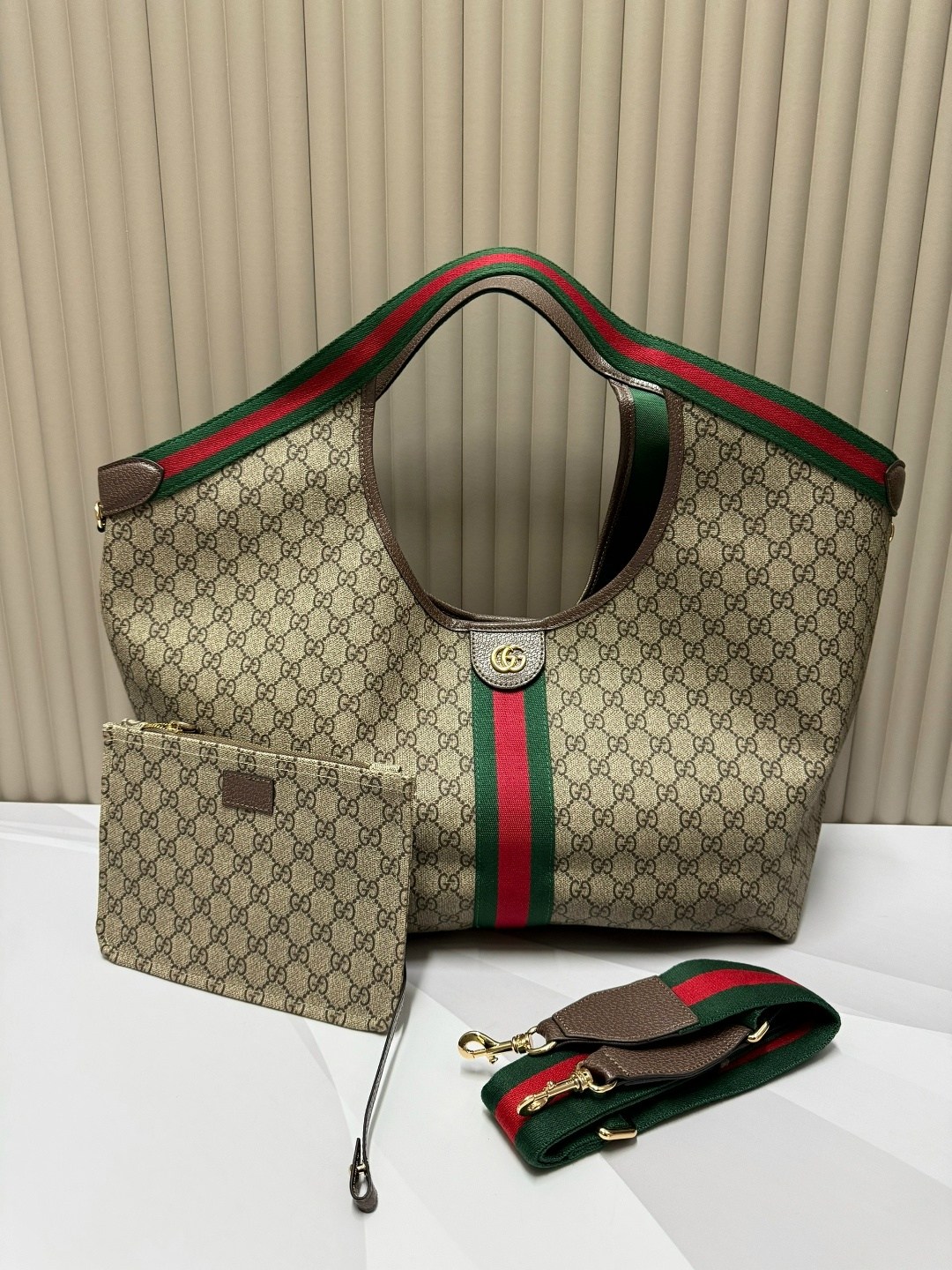 сумка gucci,сумка гуччи шоппер женская,женская сумка gucci,gucci сумка шоппер,gucci сумка на плечо