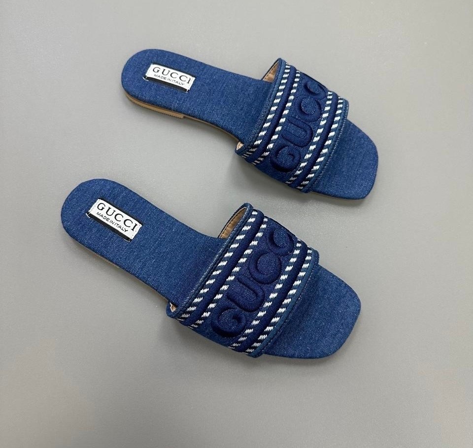 резиновые шлепки гуччи,резиновые шлепки гуччи женские,шлепанцы gucci,шлепанцы женские,тапочки модные