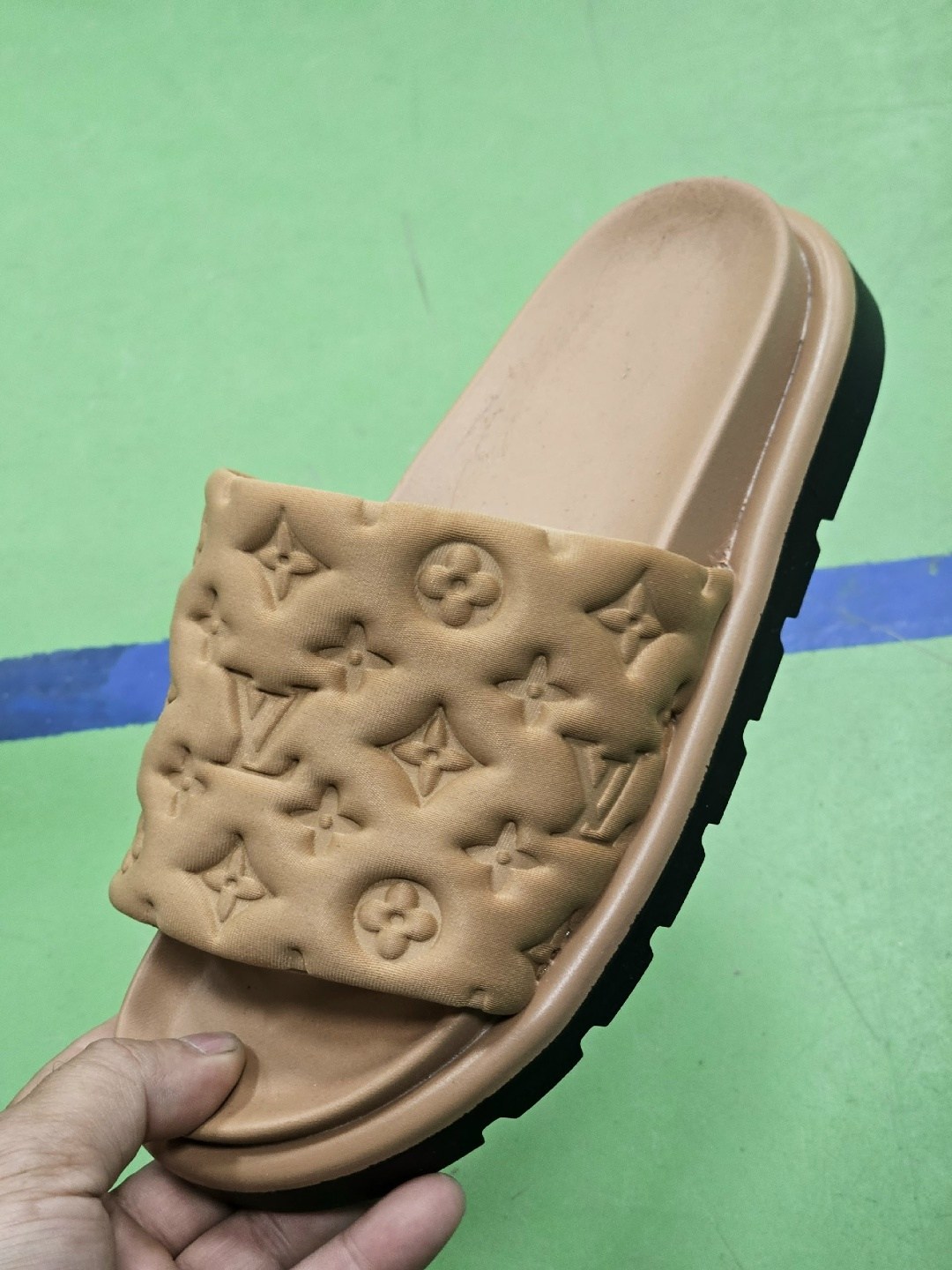 луи виттон шлепки женские,шлепанцы луи виттон белые,тапочки луи виттон мужские,,шлепки луи витон женские