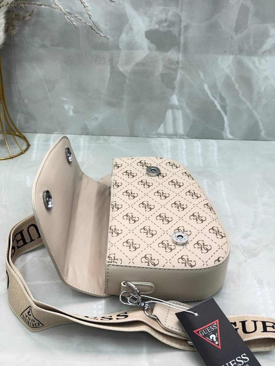 сумка женская guess,guess сумка на плечо,сумка guess,сумка guess женская через плечо,сумка кросс-боди guess