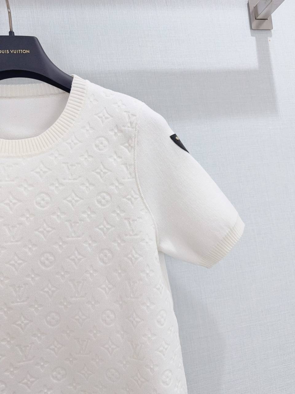 женская кофта,футболки модные,свитера женские,футболки женская,свитер модный