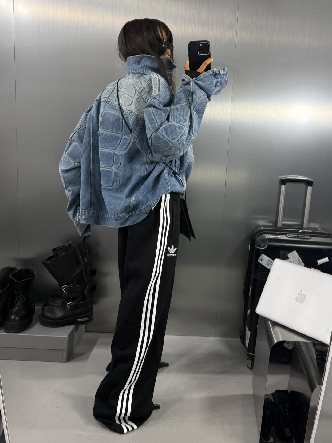 adidas original,брюки с лампасами,уличный стиль,широкие джинсы