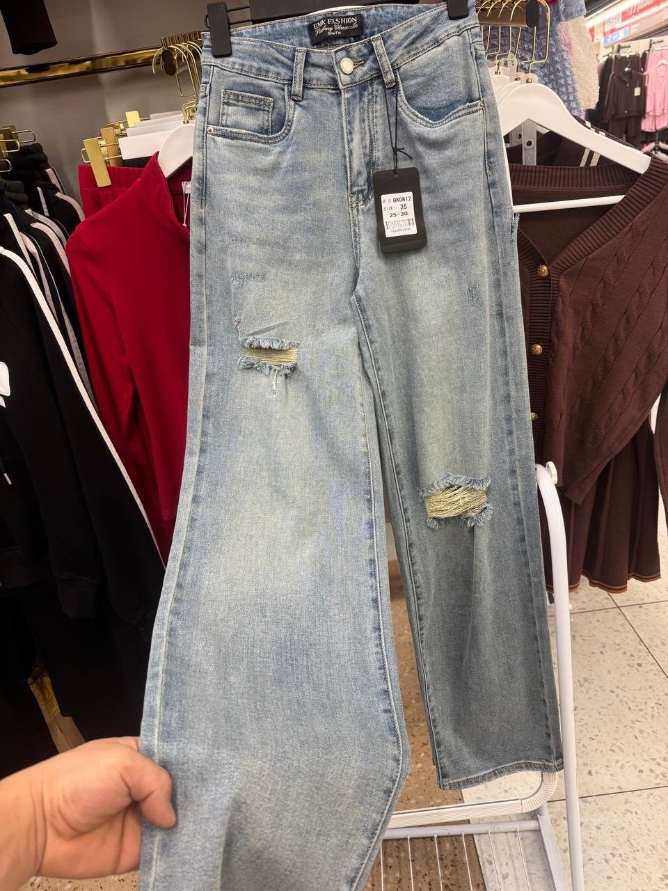 джинсы,miu miu джинсы,джинсы рваные прямые,джинсы хлопок,джинсы рваные широкие