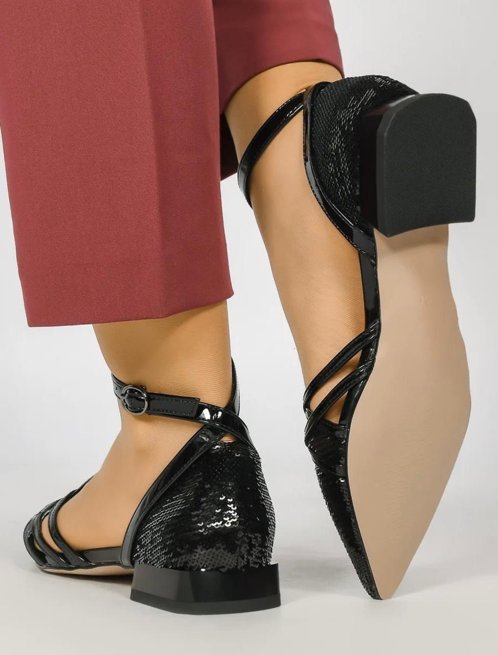 женская ,короткие каблуки,туфли на высоких каблуках,туфли на среднем каблуке,туфли с ремешками