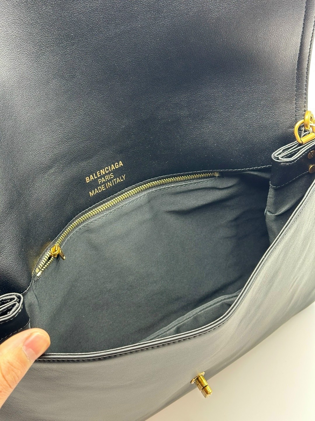 сумка женская balenciaga,сумка balenciaga,сумка женская balenciaga натуральная кожа,сумка balenciaga натуральная кожа,большая сумка через плечо через цепочку balenciaga