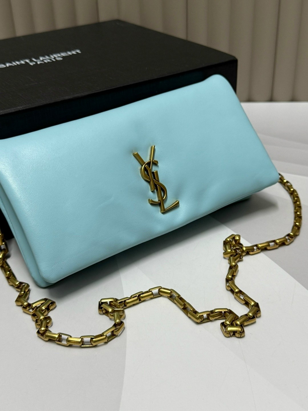 yves saint laurent сумка,женская сумка ysl,сумка ив сен лоран kate,кожаная черная сумка yves saint laurent kate,сумка ив сен лоран