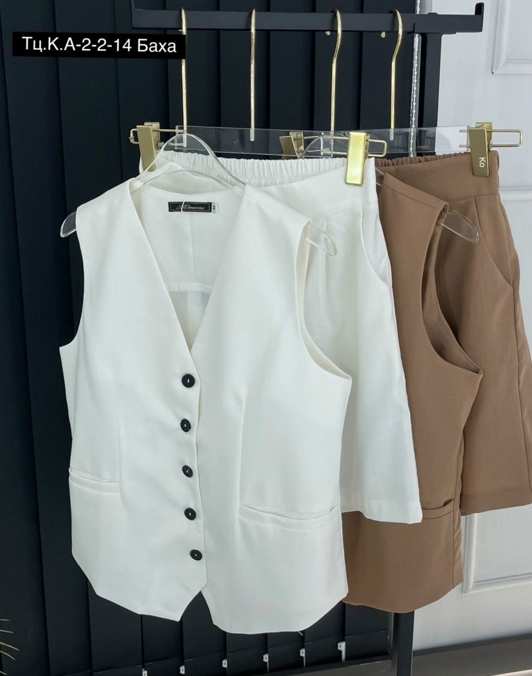 женская жилетка,женские жилеты,белая жилетка женская костюмная,жилет приталенный,жилет
