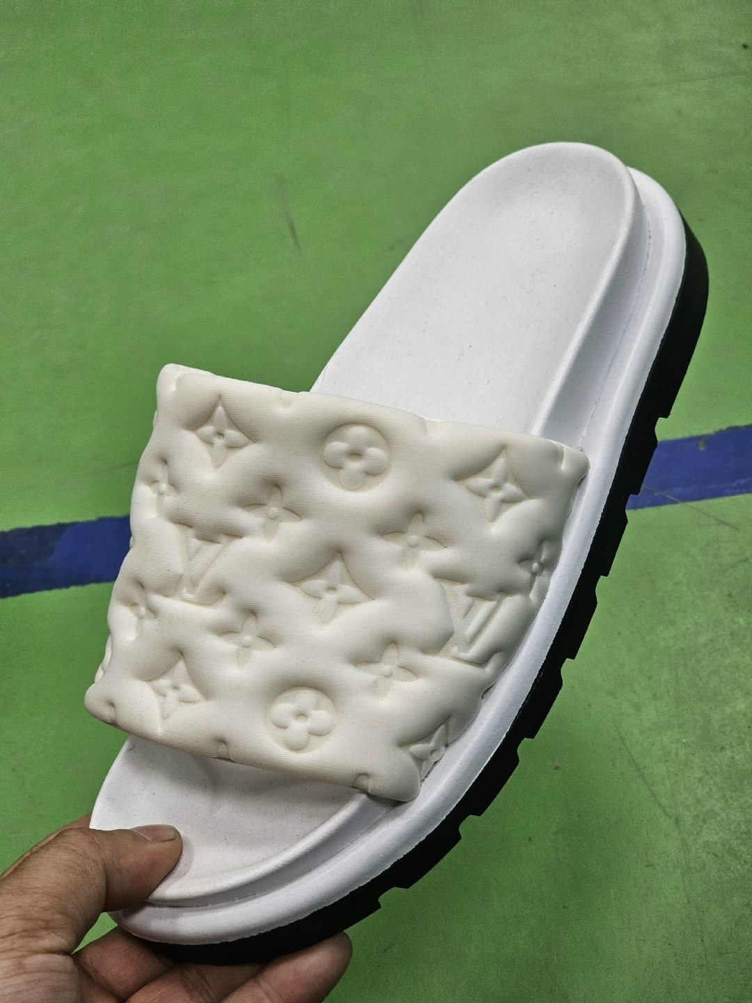 луи виттон шлепки женские,шлепанцы луи виттон белые,тапочки луи виттон мужские,,шлепки луи витон женские