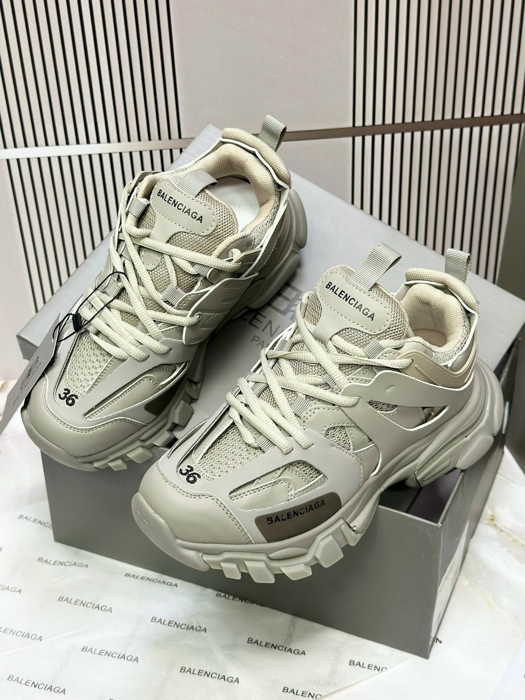 мужские кроссовки balenciaga track premium - white,кроссовки balenciaga track,кроссовки balenciaga,кроссовки женские balenciaga,мужские комбинированные кроссовки balenciaga 2026-2026 белые