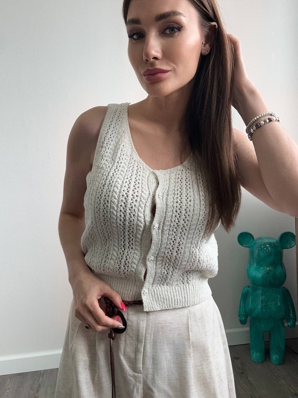 вязаные жилеты,жилетка вязанная,жилет спицами,вязаный топ,женский вязаный жилет