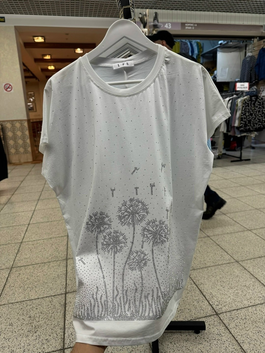 футболки женская,женские футболки больших размеров,футболка со стразами,футболка с принтом,футболка