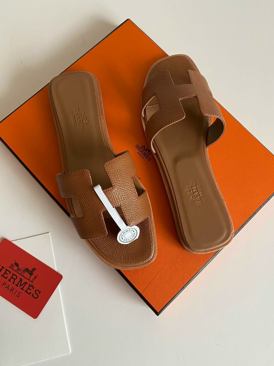 шлепки hermes женские,черные гермес шлепки гермес,гермес шлепки,шлепанцы hermes,эрмес шлепки