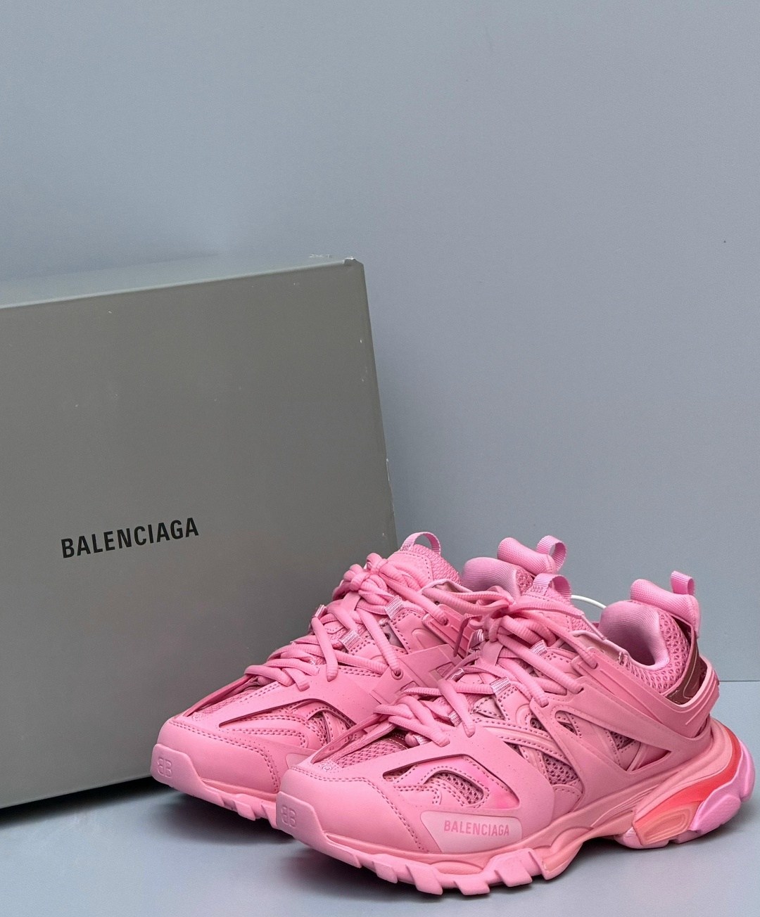 баленсиага кроссовки трек розовые,женские кроссовки balenciaga,кроссовки track 1.0 rose pink balenciaga розовый,кроссовки баленсиага розовые,кроссовки balenciaga women's track sneaker fluo pink