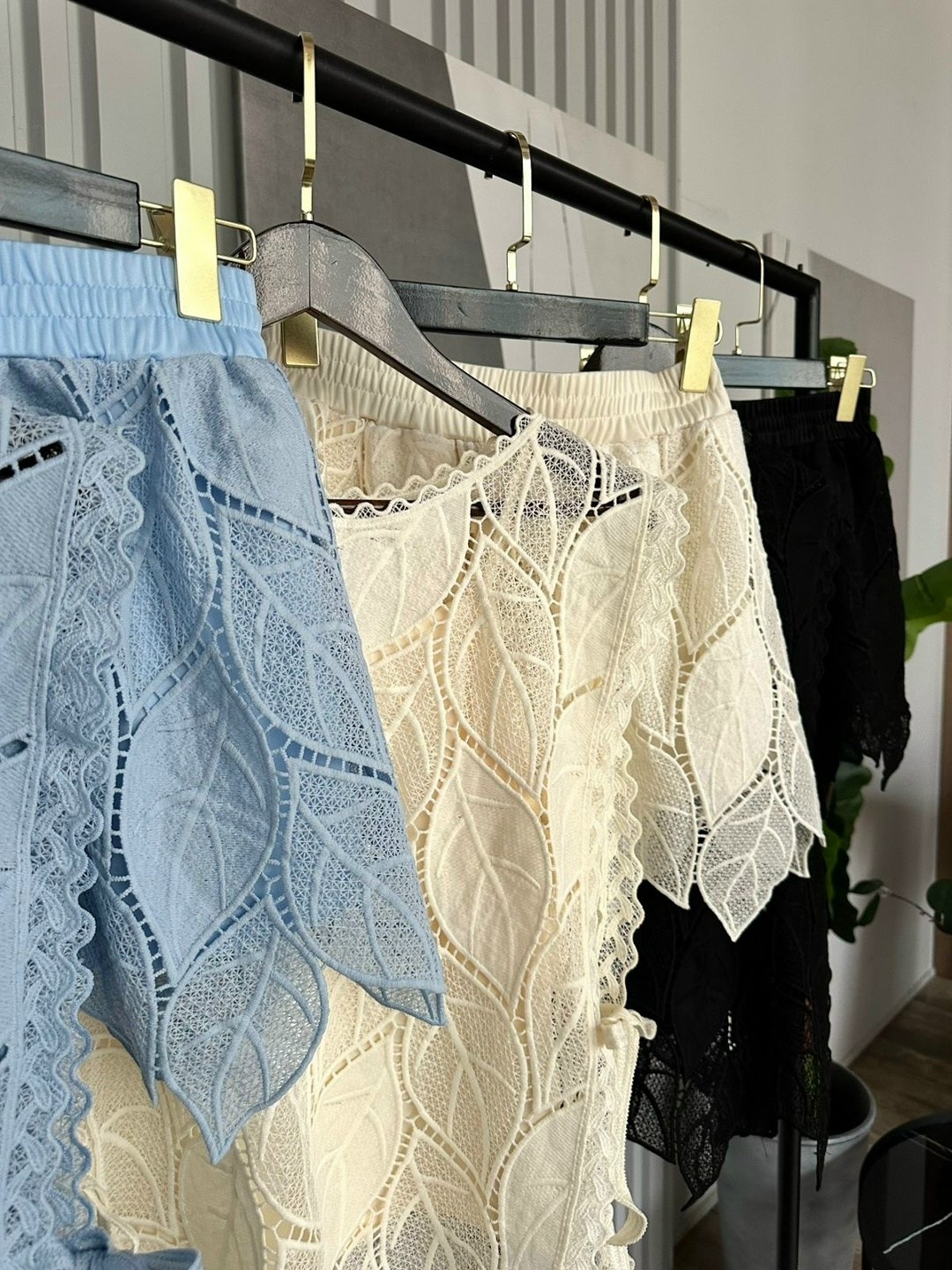 стильные костюмы,костюм с шортами,летний костюм шорты,шелковый костюм с шортами